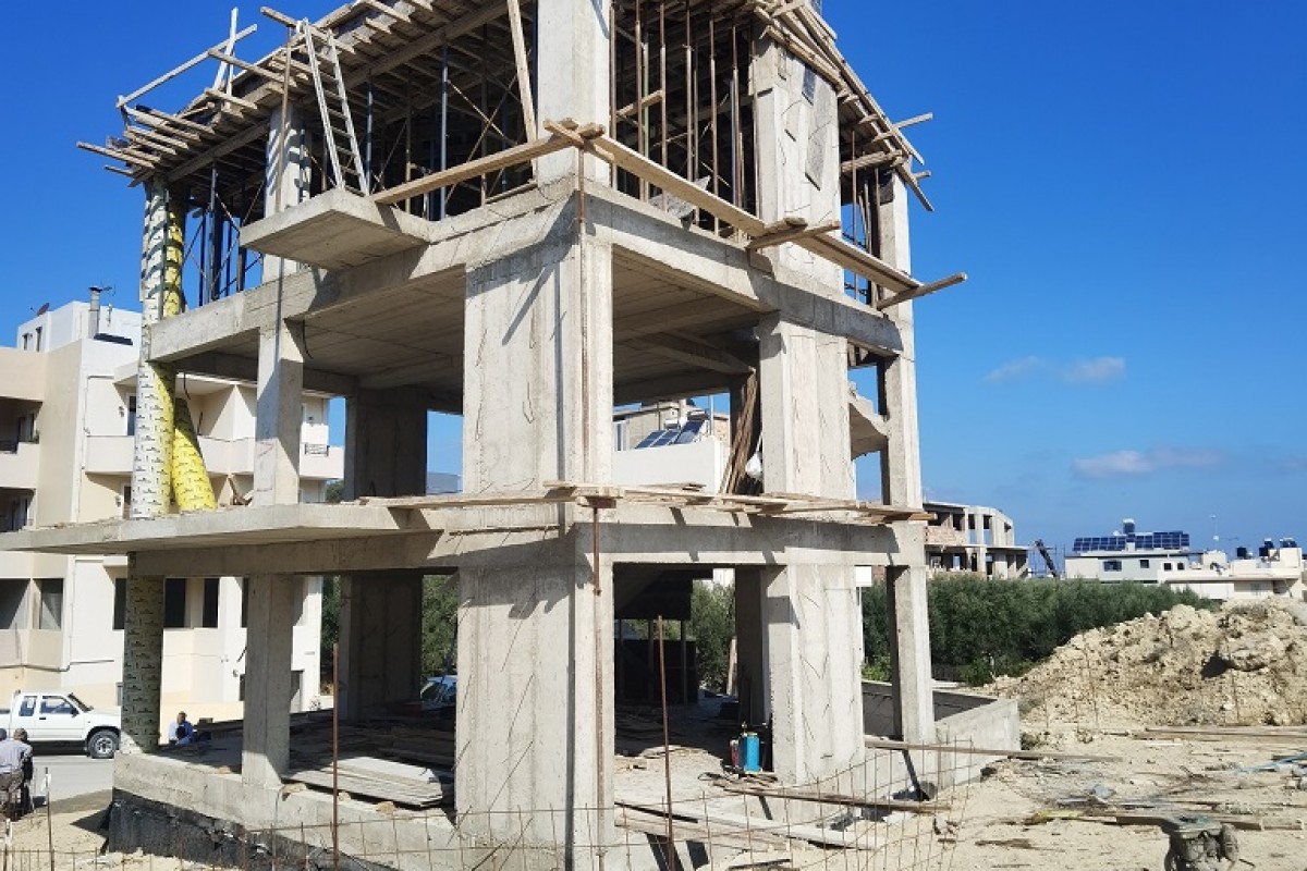  Maisonette with basement and floor (in progress)